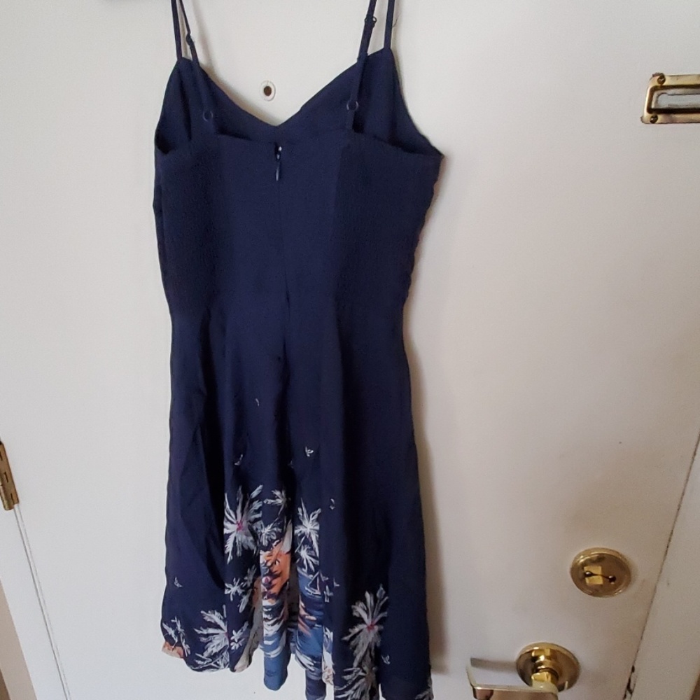 Old Navy dress - Picture 2 of 8